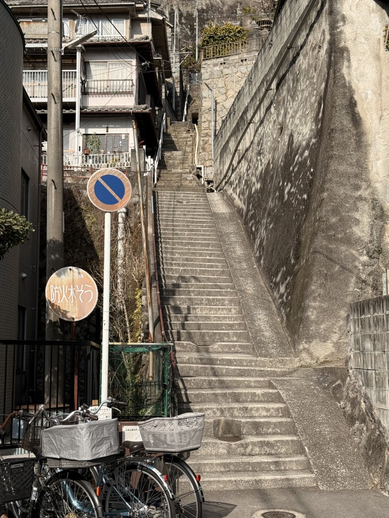 階段が急こう配でびっくり!